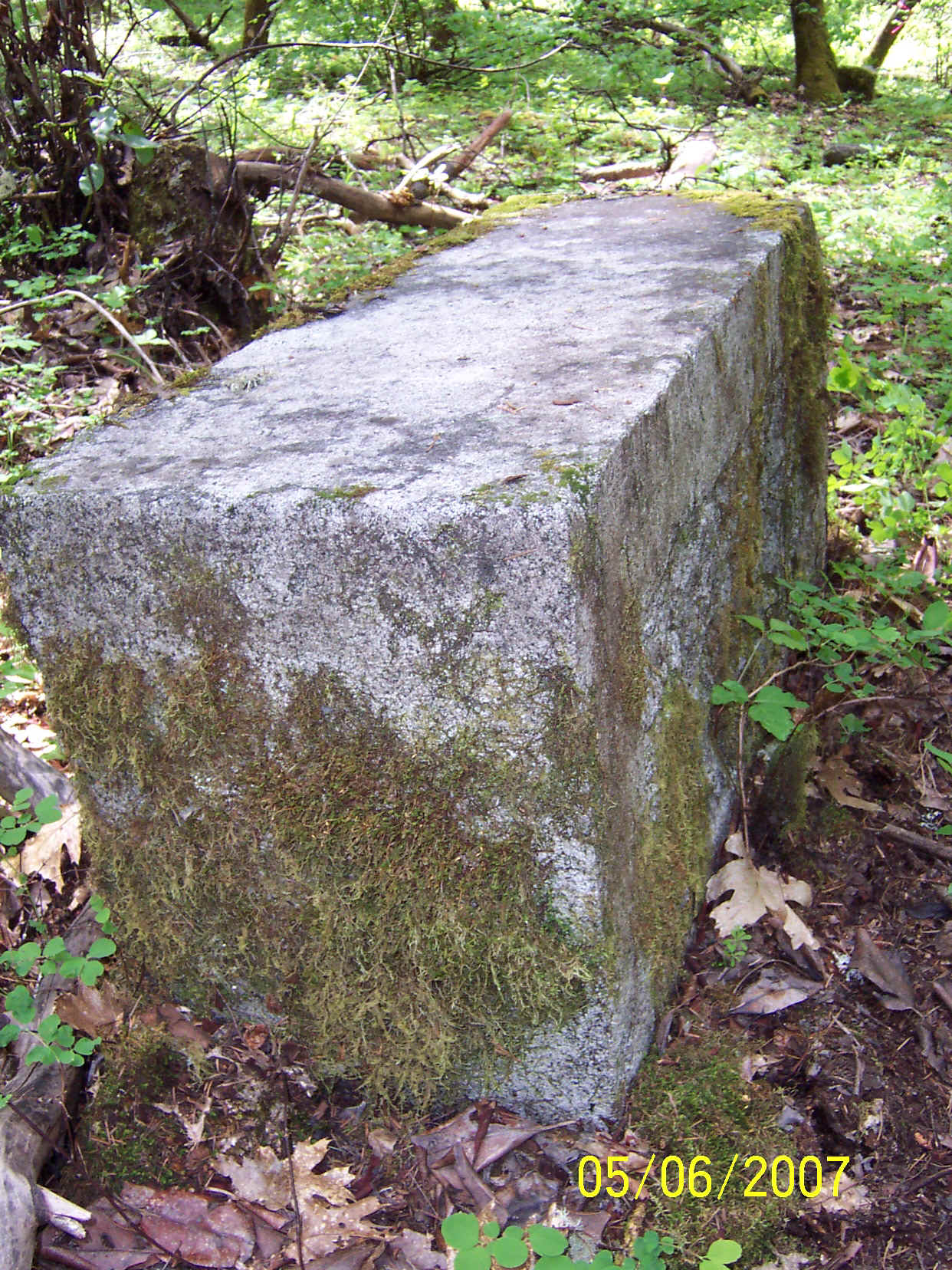 Base Stone_2.JPG (1014817 bytes)