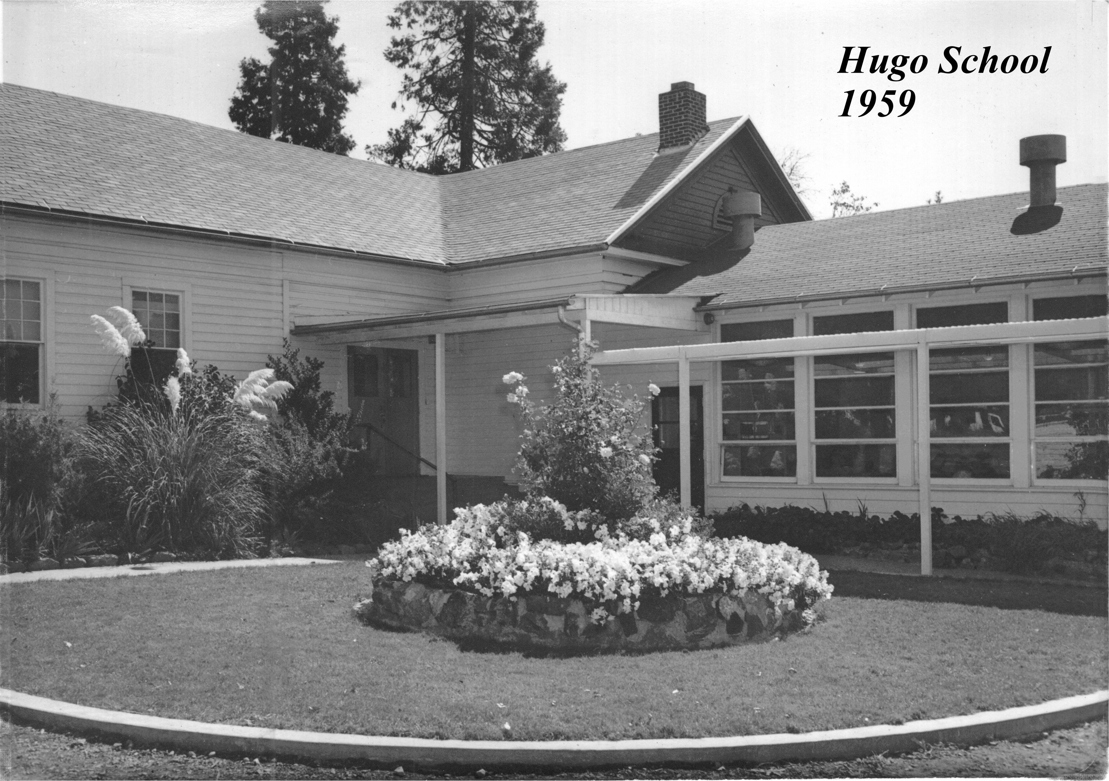 Hugo School 1959.jpg (1569393 bytes)