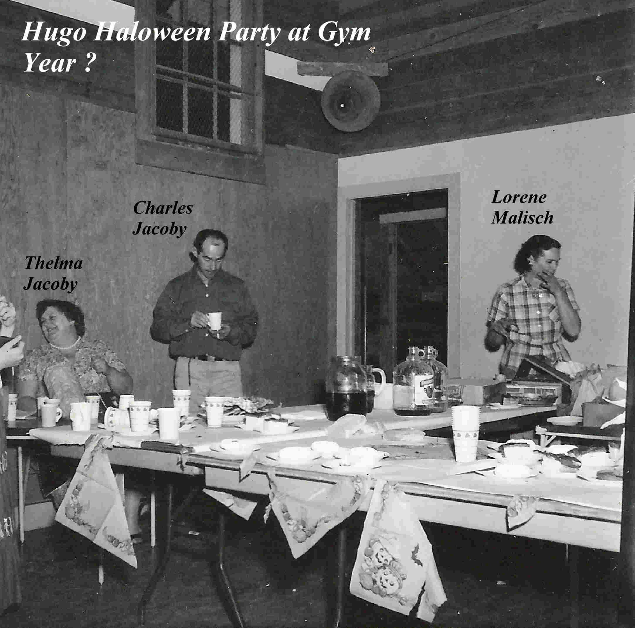 Hugo Gym 008 Haloween.jpg (1007869 bytes)