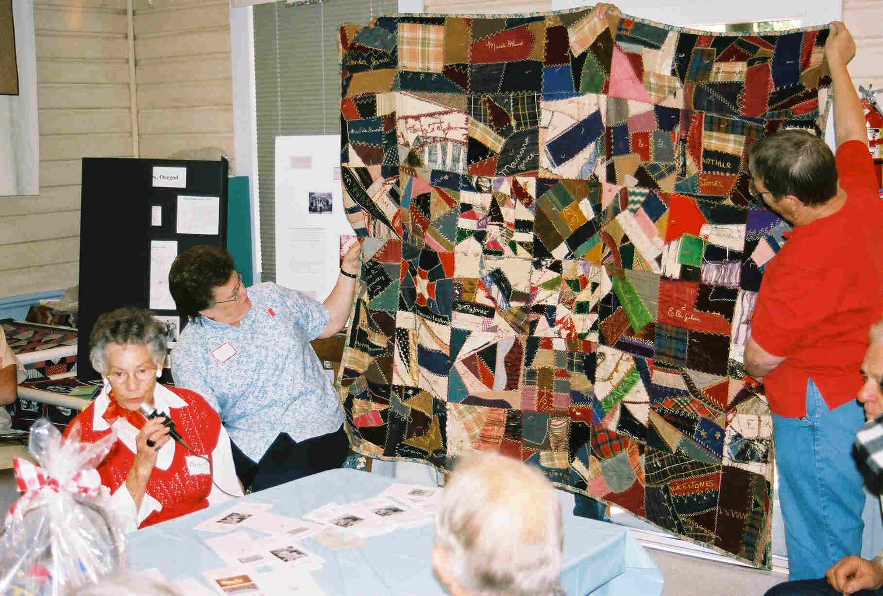 Quilt.JPG (1189716 bytes)